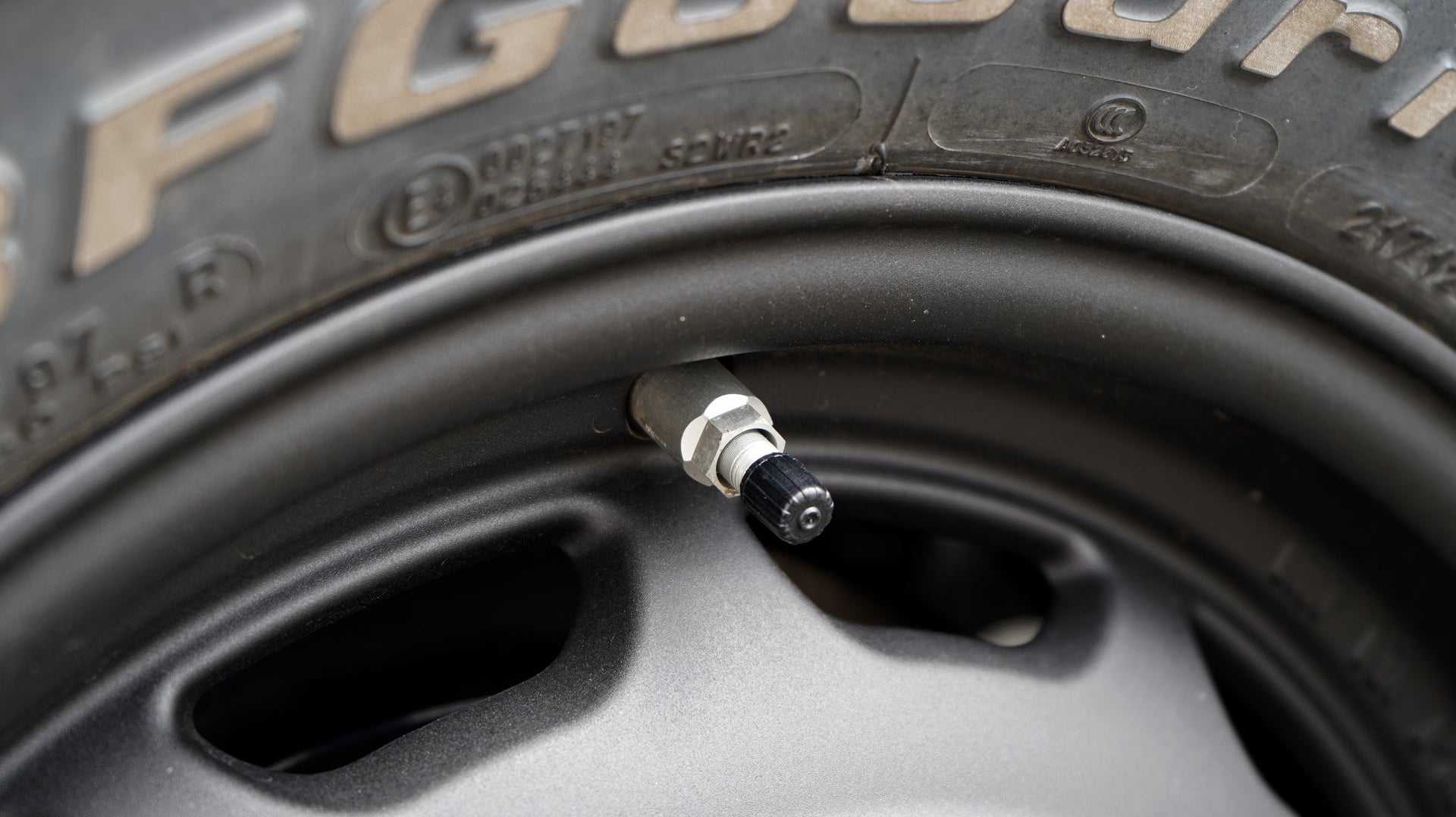 STREET TRACK LIFE Tyre Pressure Monitoring Sensors (TPMS) for Suzuki Jimny (2018+)