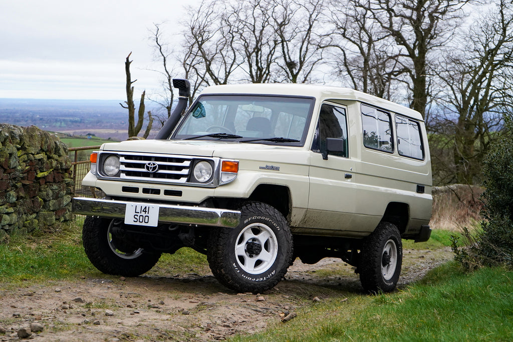 TOYOTA LAND CRUISER 75 TROOP CARRIER (1984+)