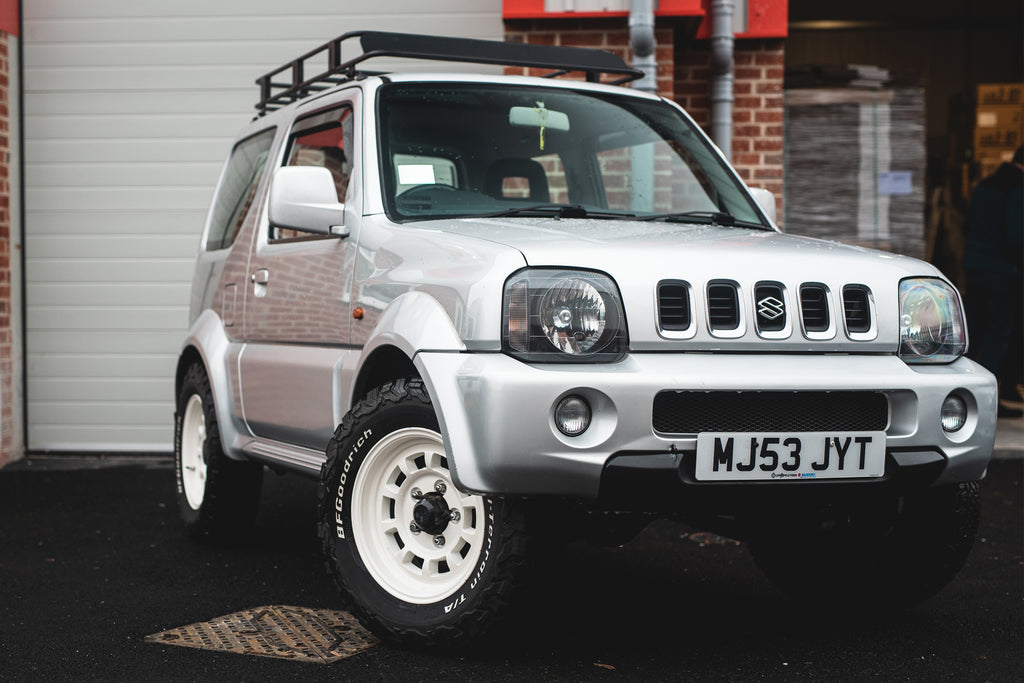 Suzuki Jimny JB43 (1998+) with HIGH PEAK J-01 wheels.