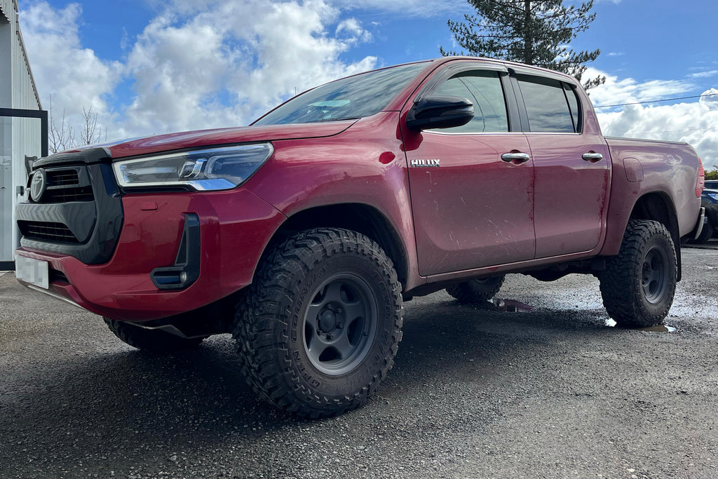 Toyota Hilux with BRADLEY V wheels