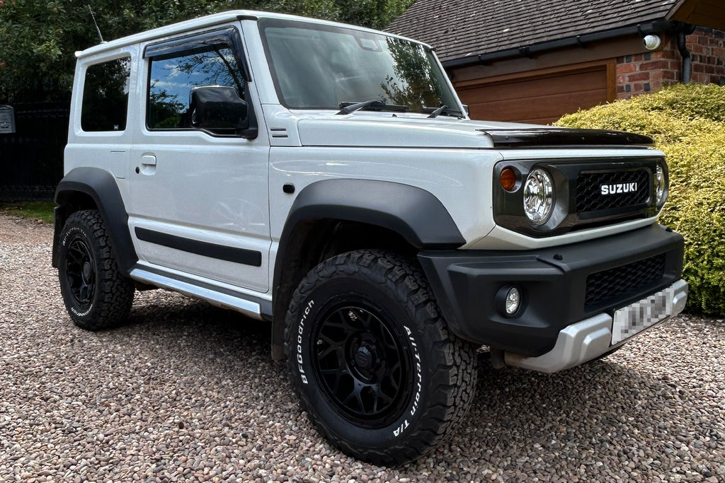 White Suzuki Jimny with satin black Magpie M-01 Wheels