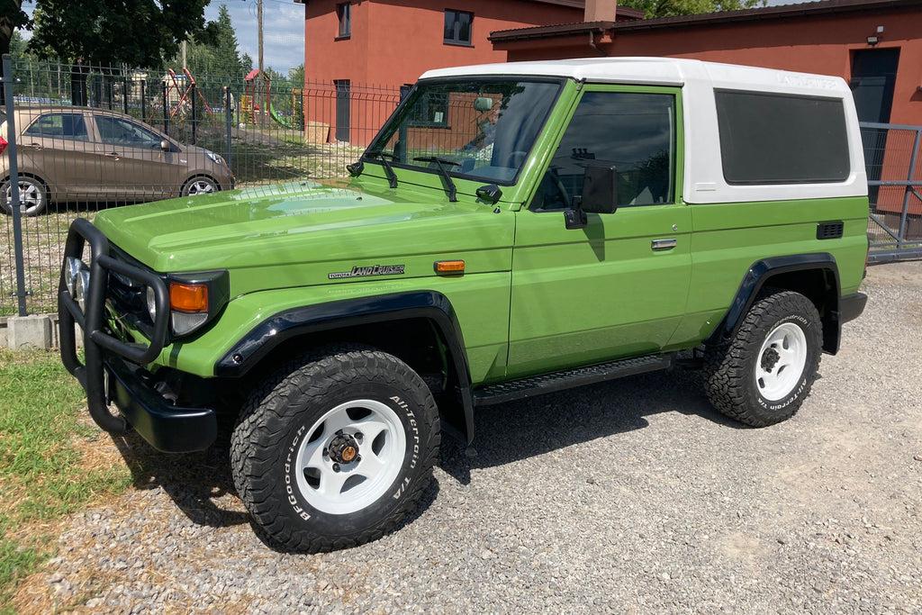 2000 Toyota Land Cruiser HZJ74 with BRADLEY V wheels