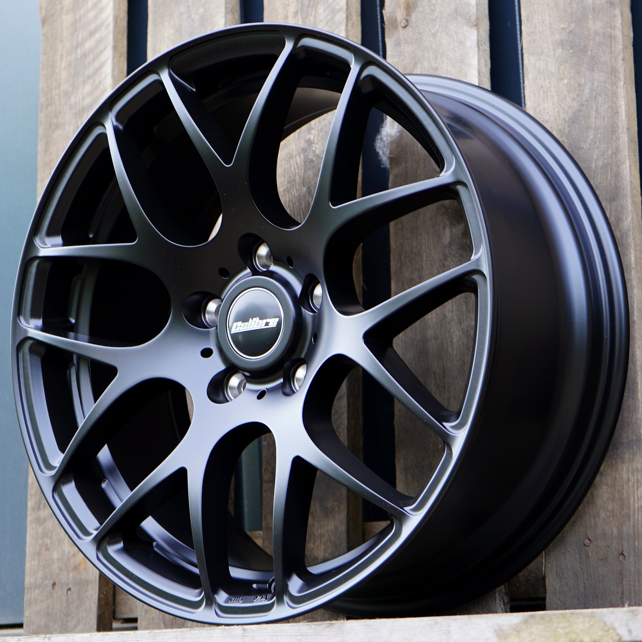 Calibre Exile-R 18" Wheel Package for Volkswagen Transporter T6 (2015+)