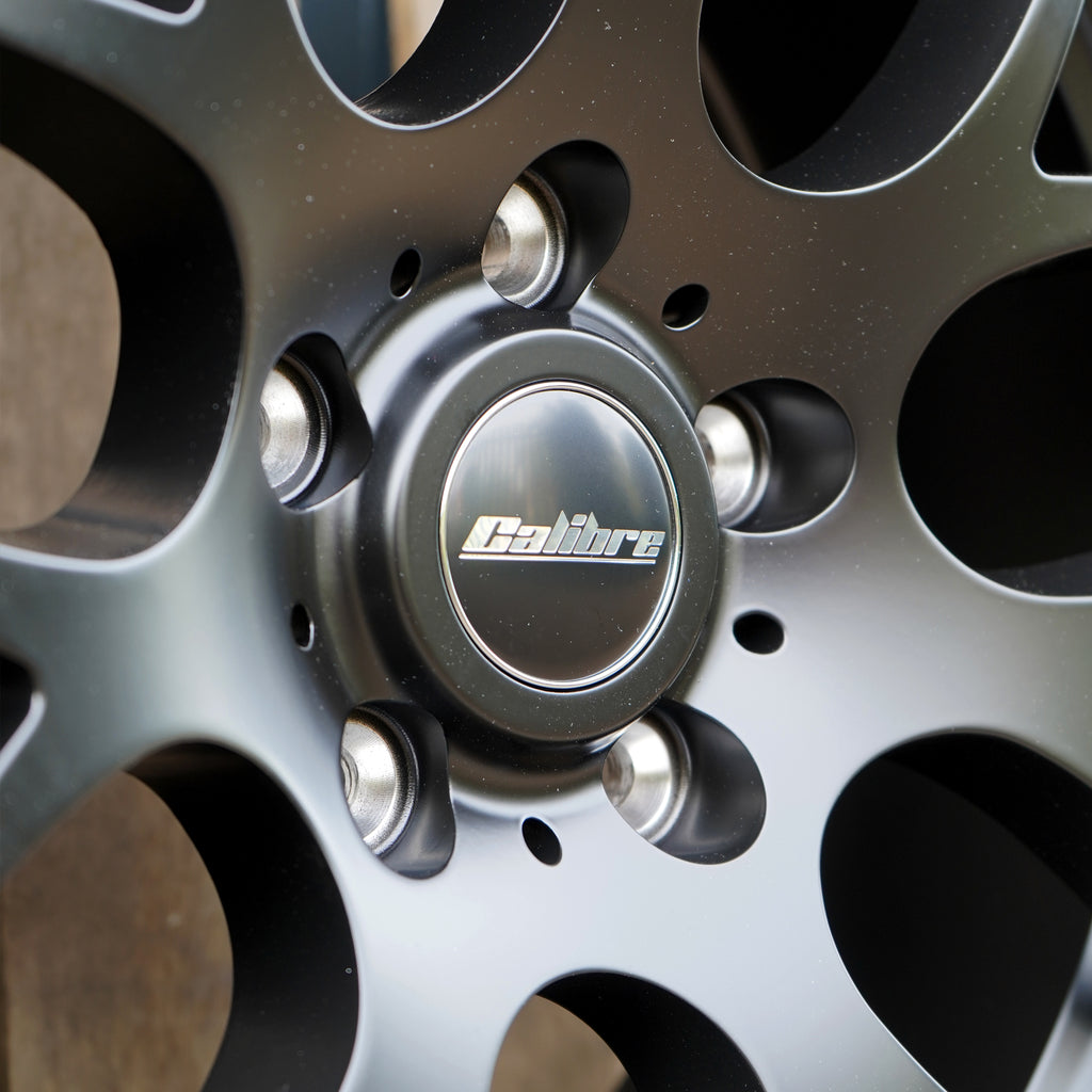 Calibre Exile-R 18" Wheel & Tyre Package for Volkswagen Transporter T6 (2015+)